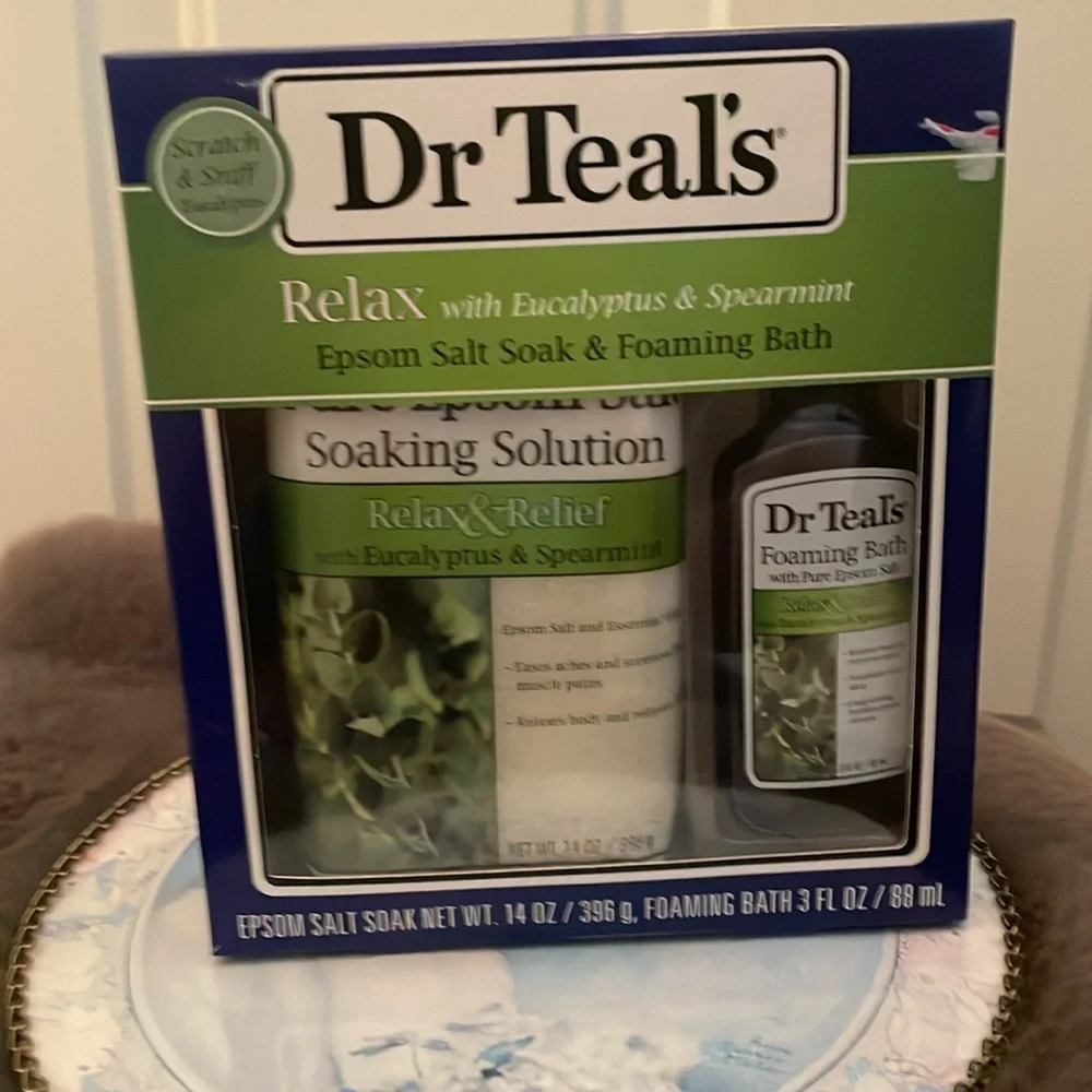 Epsom Salt Soak & Foaming Bath Set - Lavender and Eucalyptus - Picture 4 of 5